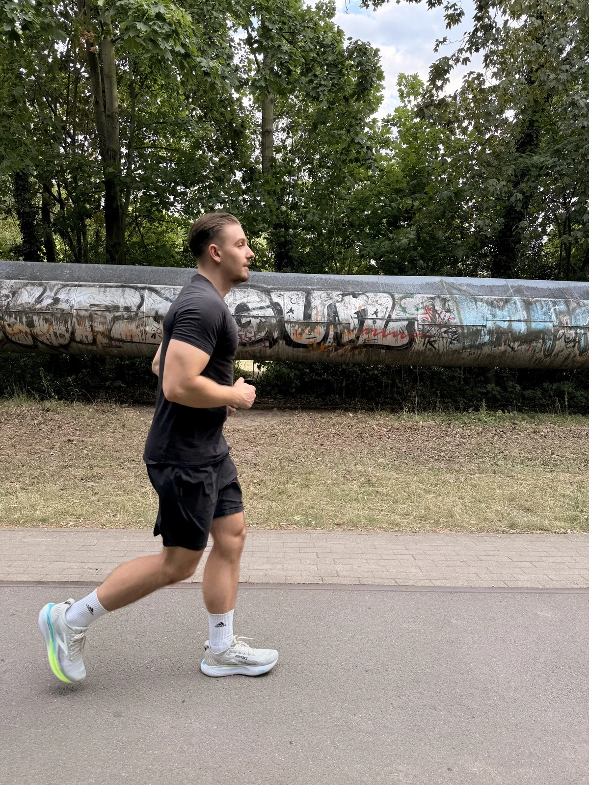 John Hilmer beim Laufen im Park